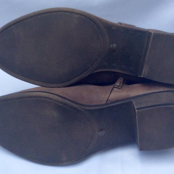 A.N.A Size 9M Alford Taupe Studded Stacked Heel Motorcycle Ankle Boots Pre-Owned - Picture 6 of 6